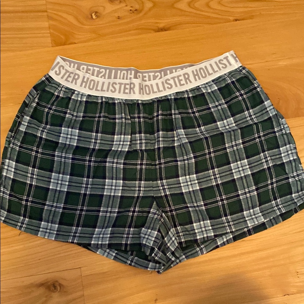Hollister Green and White Plaid Sleep Short